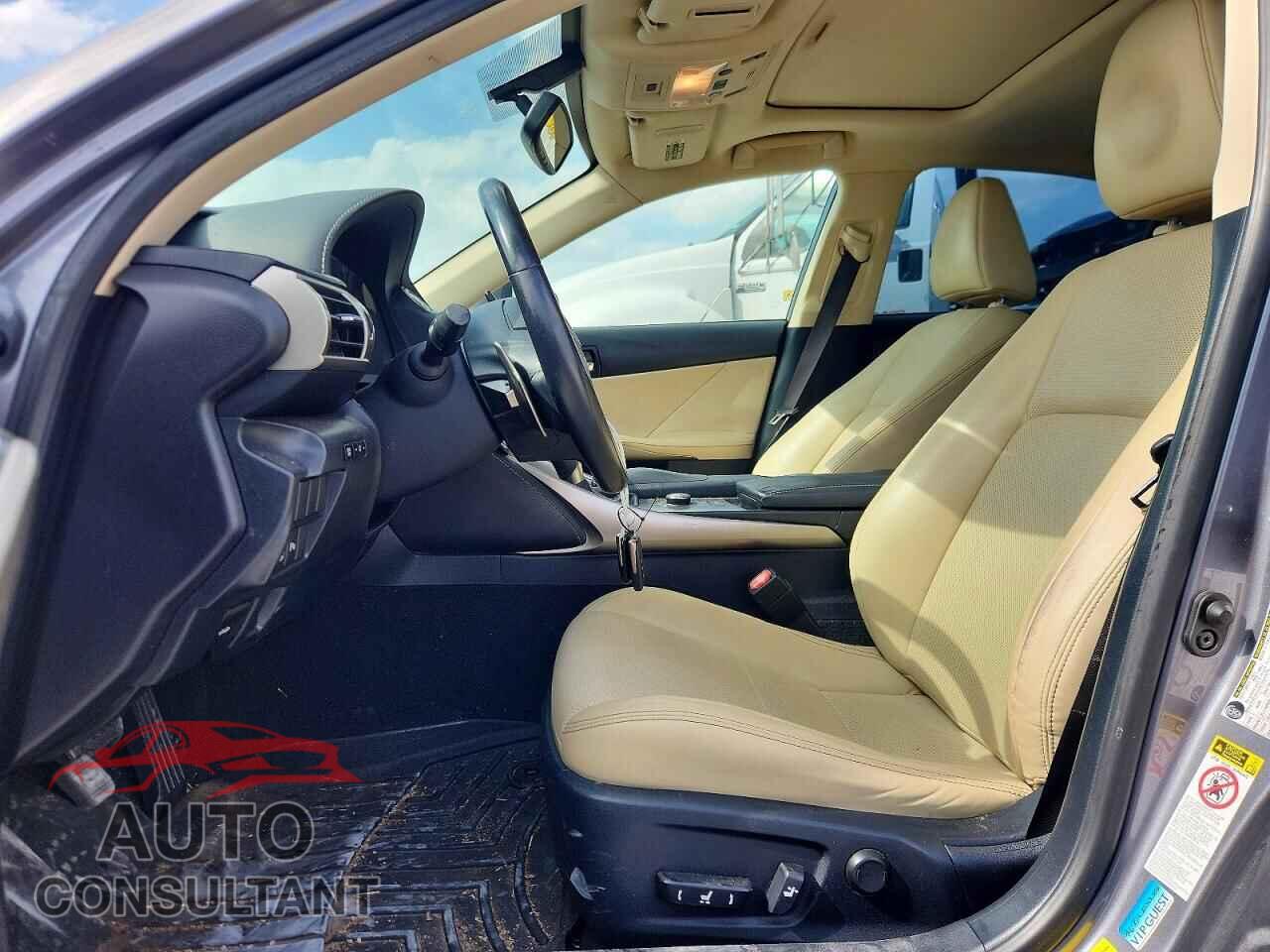 LEXUS IS 2015 - JTHBF1D2XF5050858