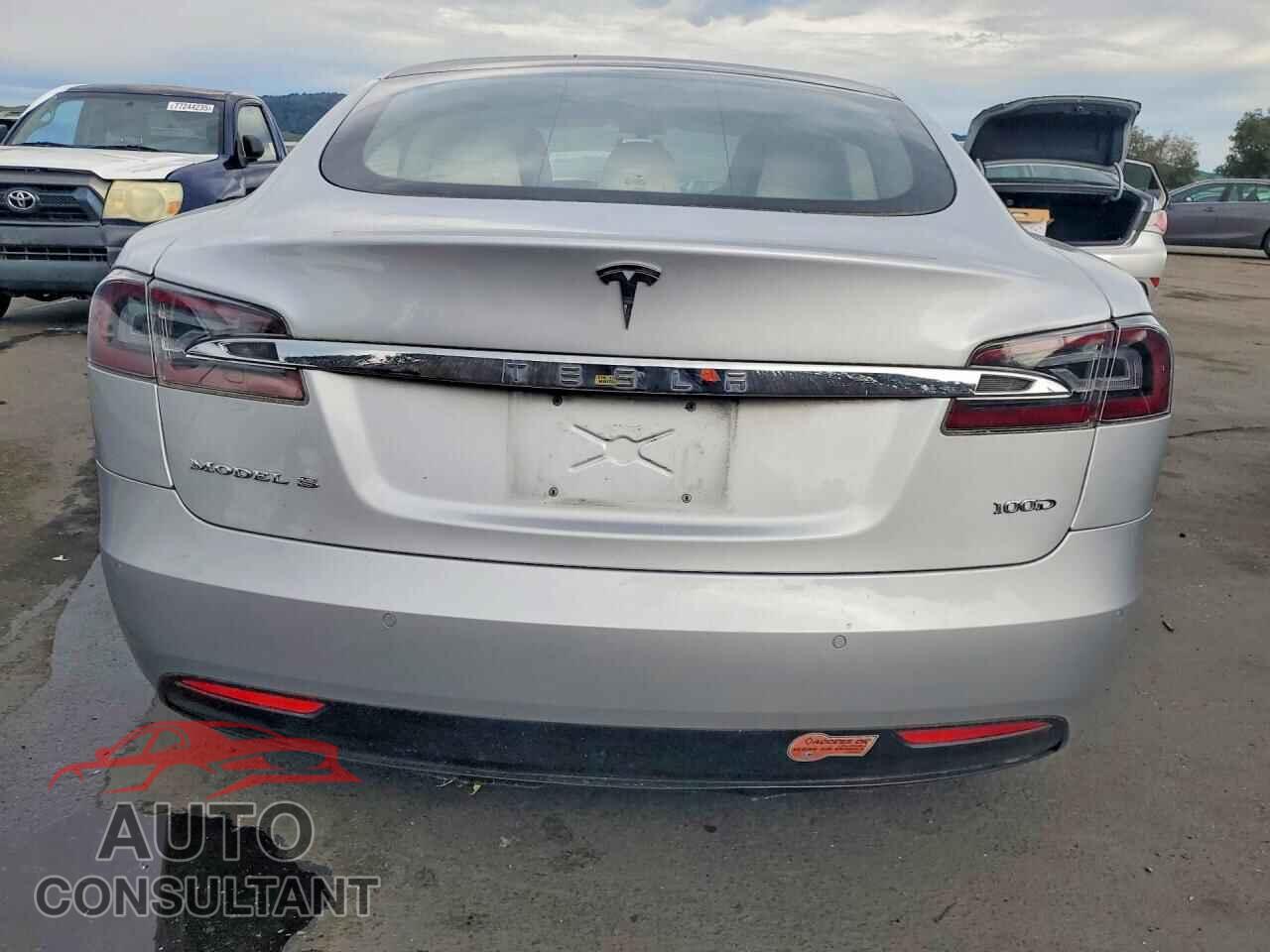 TESLA MODEL S 2018 - 5YJSA1E24JF246333