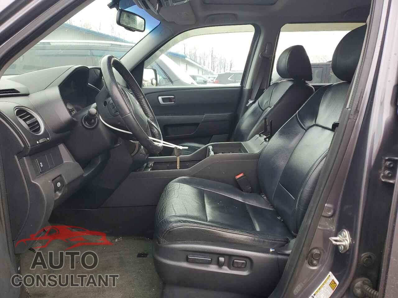 HONDA PILOT 2015 - 5FNYF4H74FB006257