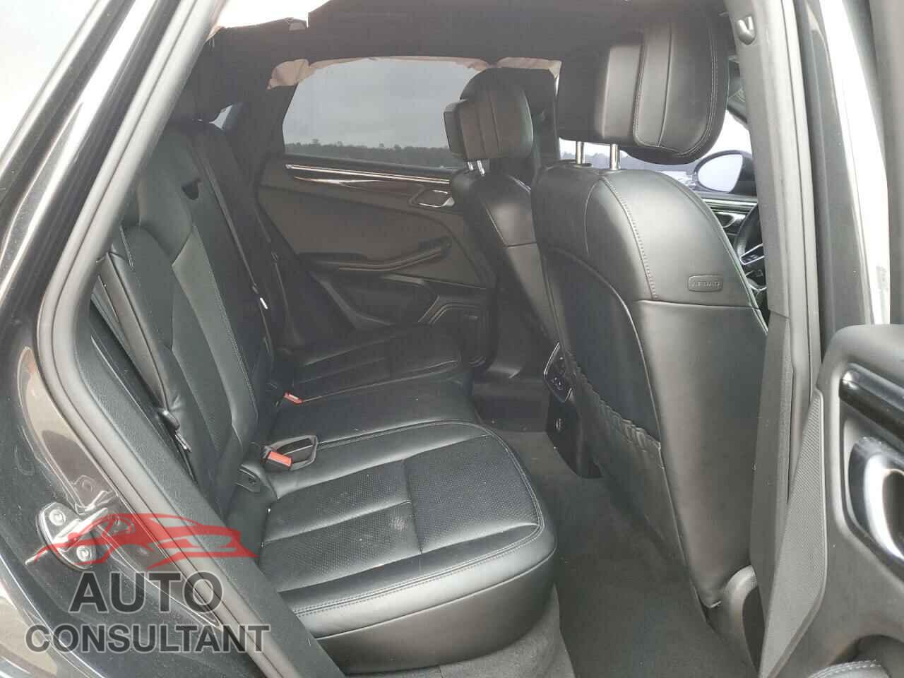PORSCHE MACAN 2017 - WP1AA2A52HLB02402