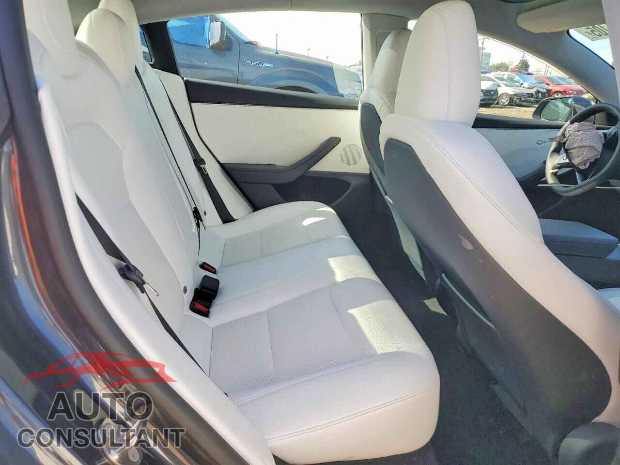 TESLA MODEL 3 2024 - 5YJ3E1EA8RF859065