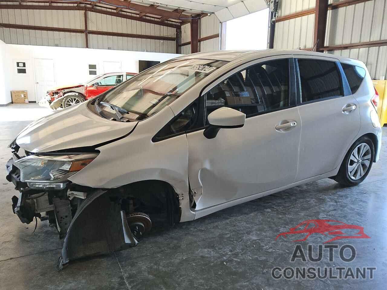 NISSAN VERSA 2018 - 3N1CE2CP1JL361893