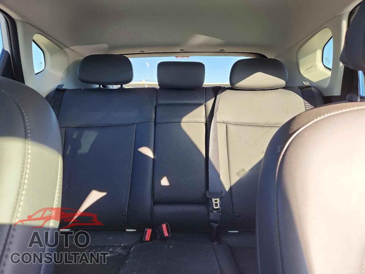 HYUNDAI UNKNOWN 2024 - KM8HE3A60RU017732
