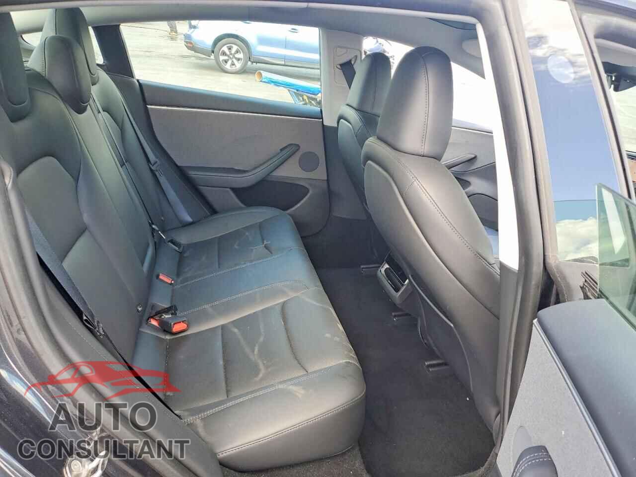 TESLA MODEL 3 2024 - 5YJ3E1EA5RF744410