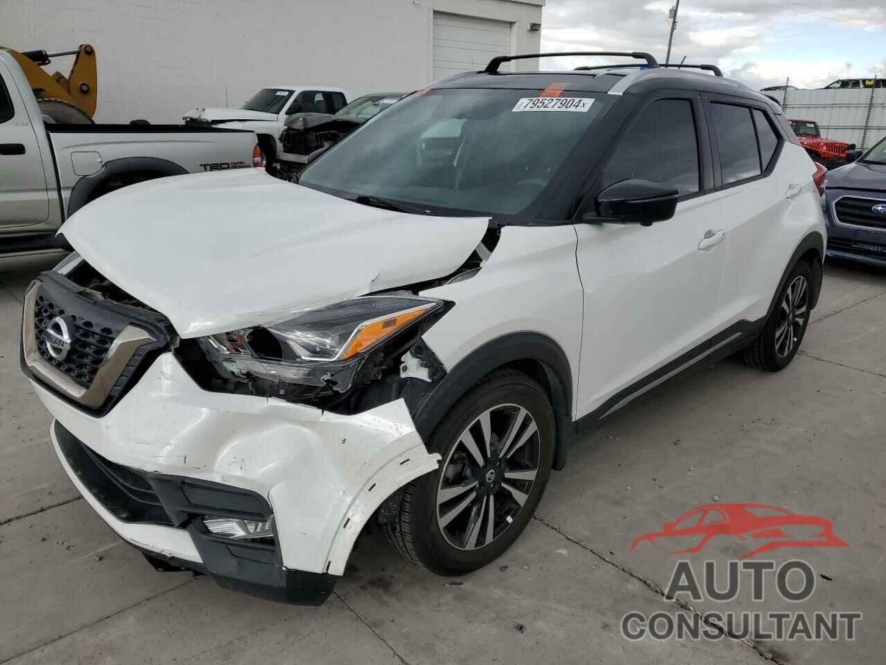 NISSAN KICKS 2018 - 3N1CP5CU3JL533987