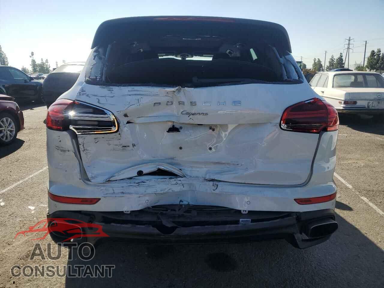 PORSCHE CAYENNE 2016 - WP1AA2A23GLA08159