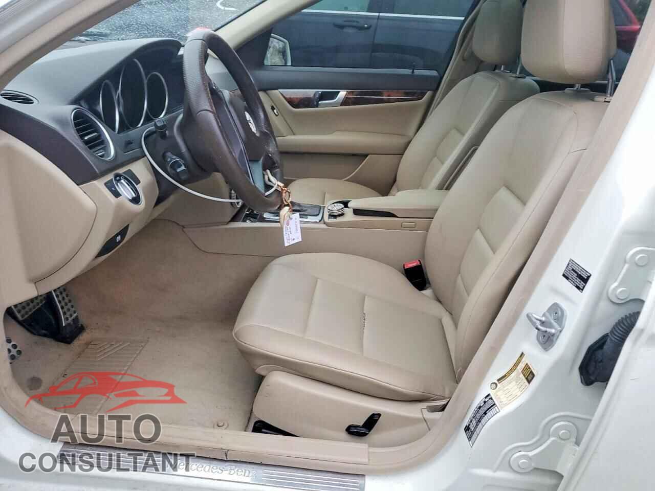 MERCEDES-BENZ C 2012 - WDDGF8BB0CA616229