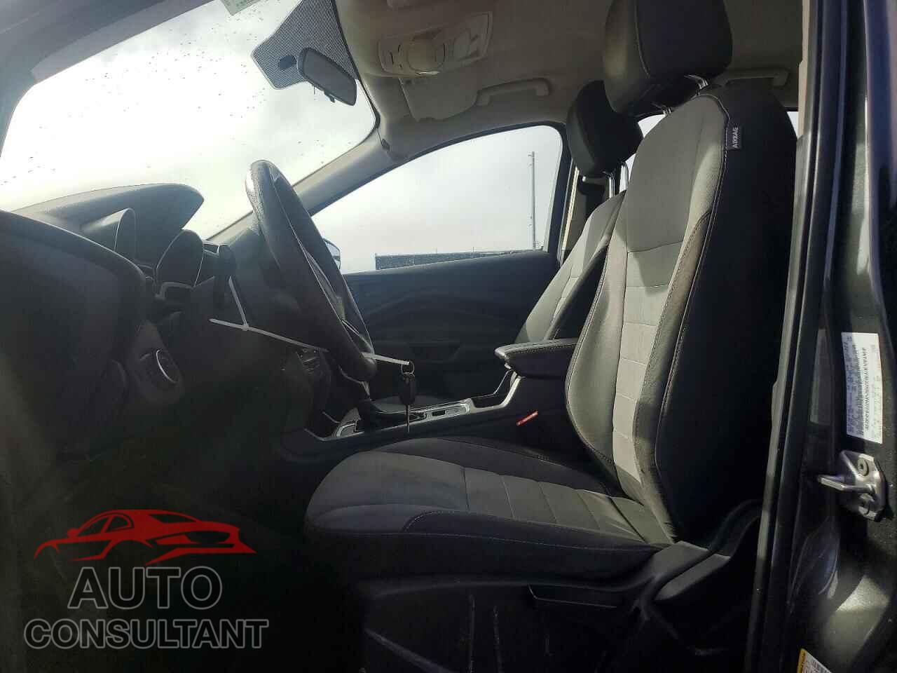 FORD ESCAPE 2017 - 1FMCU0F76HUC13282