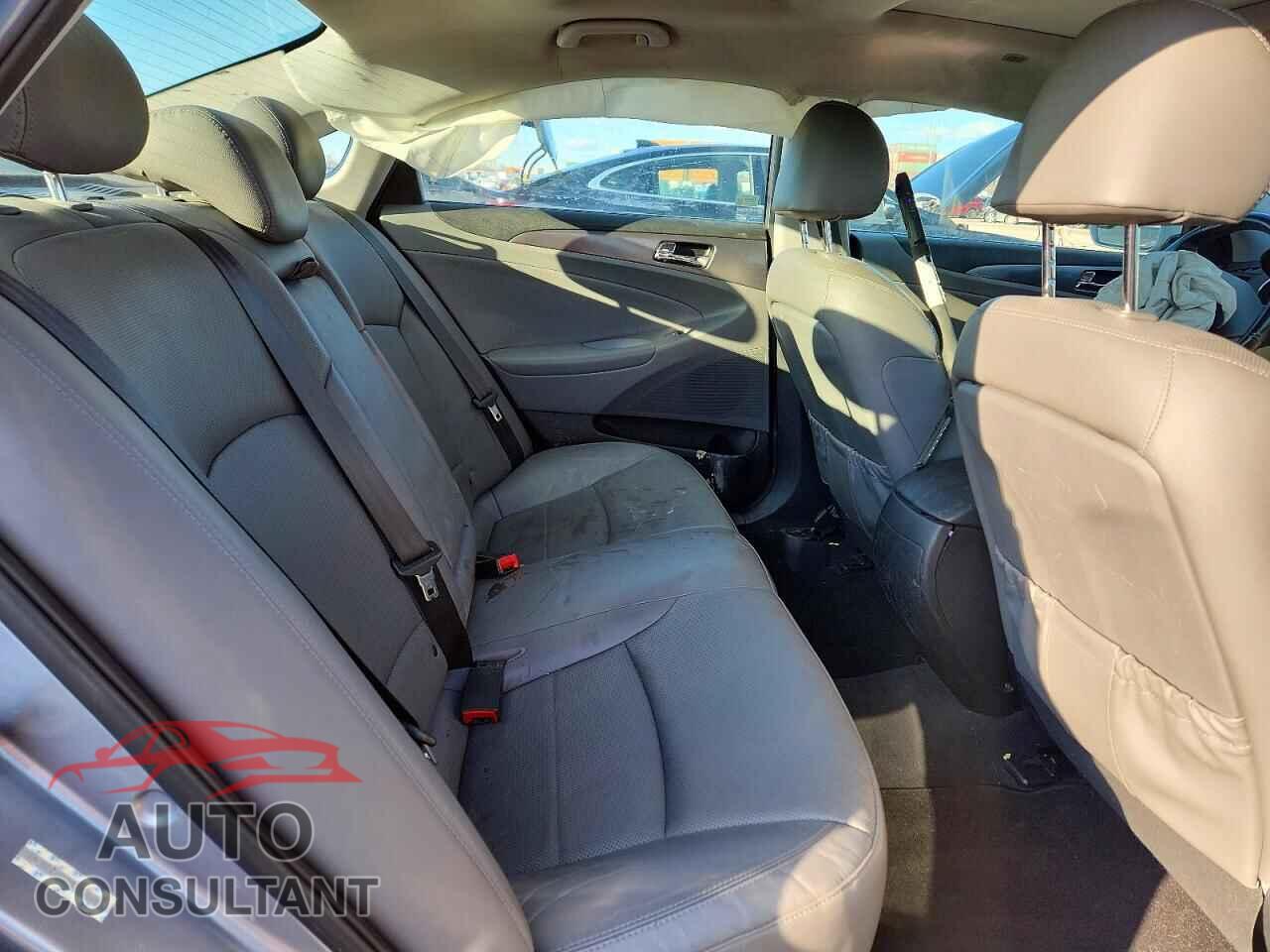 HYUNDAI SONATA 2015 - KMHEC4A45FA136080