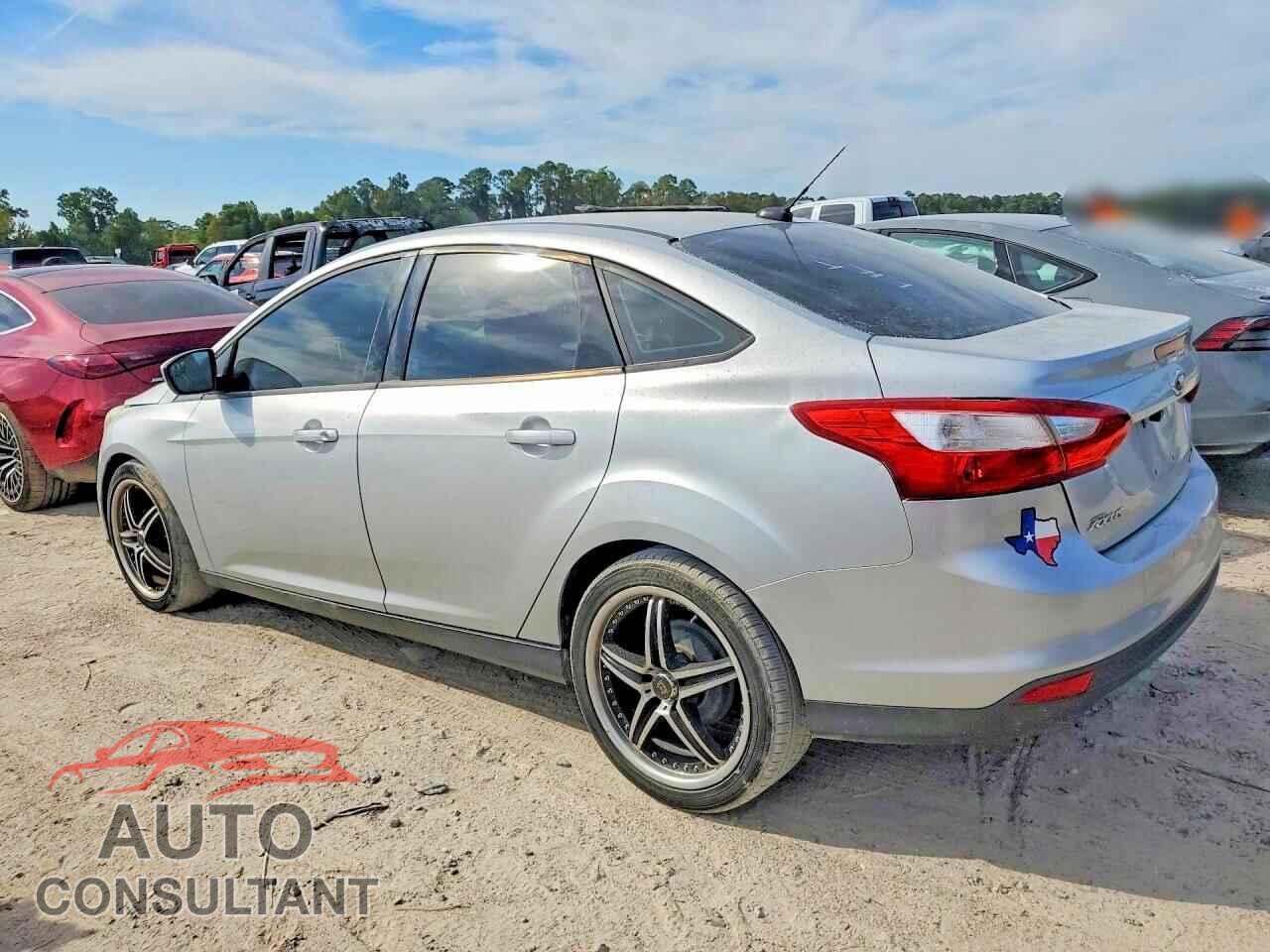FORD FOCUS 2012 - 1FAHP3F29CL470223