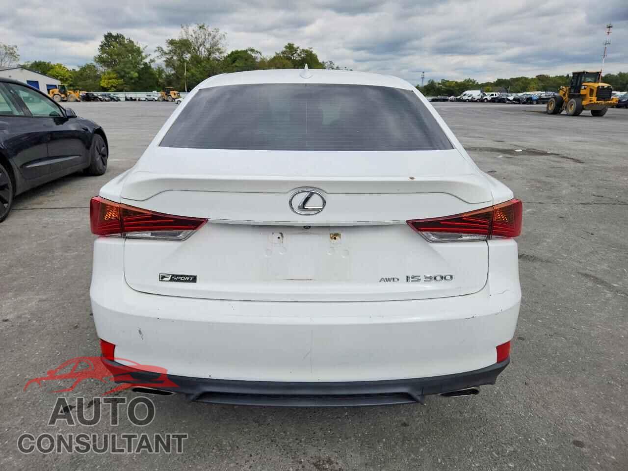LEXUS IS 2018 - JTHC81D26J5031876