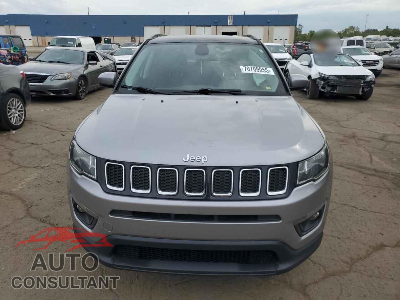 JEEP COMPASS 2018 - 3C4NJDBB4JT396429