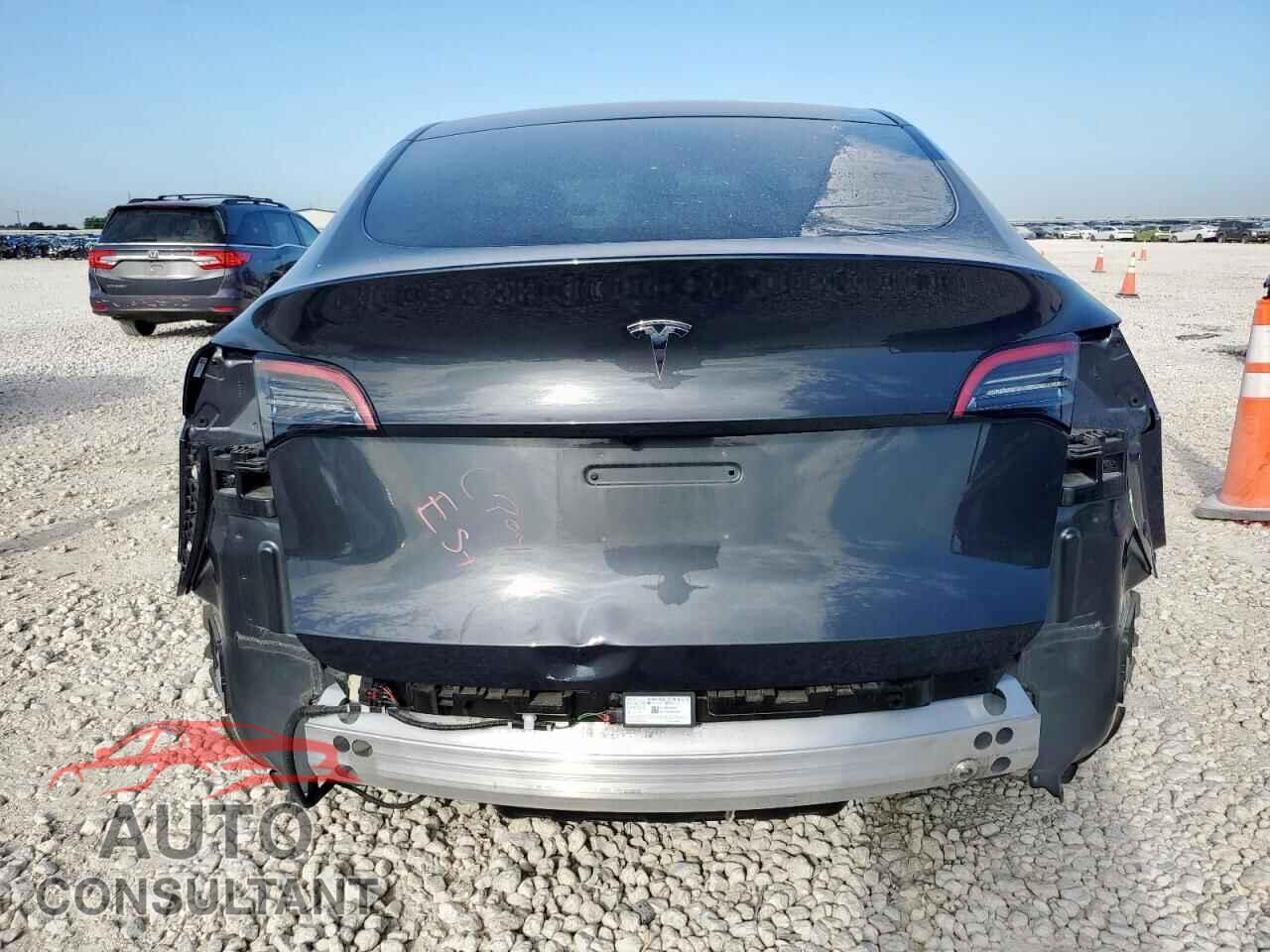 TESLA MODEL Y 2024 - 7SAYGDED7RF009961