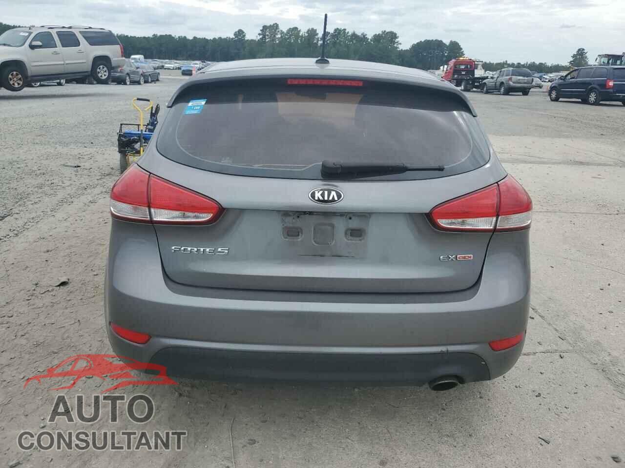 KIA FORTE 2016 - KNAFX5A88G5587839