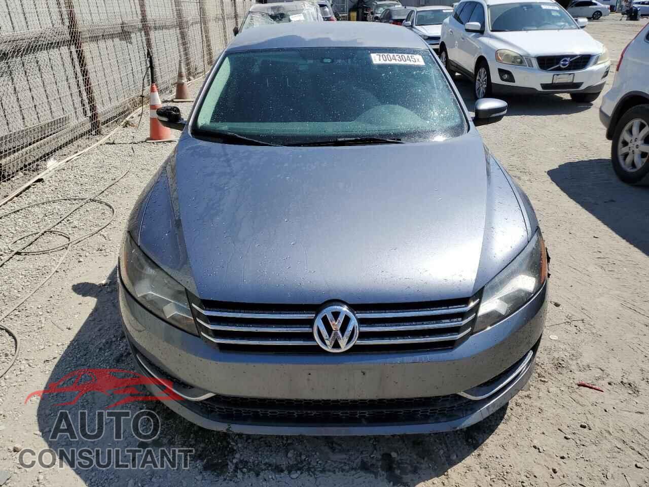 VOLKSWAGEN PASSAT 2013 - 1VWAP7A30DC082542