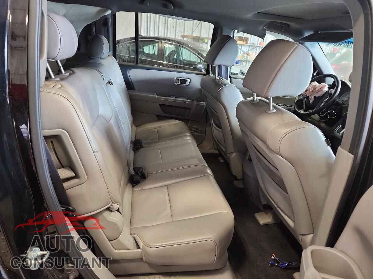 HONDA PILOT 2011 - 5FNYF4H77BB069699