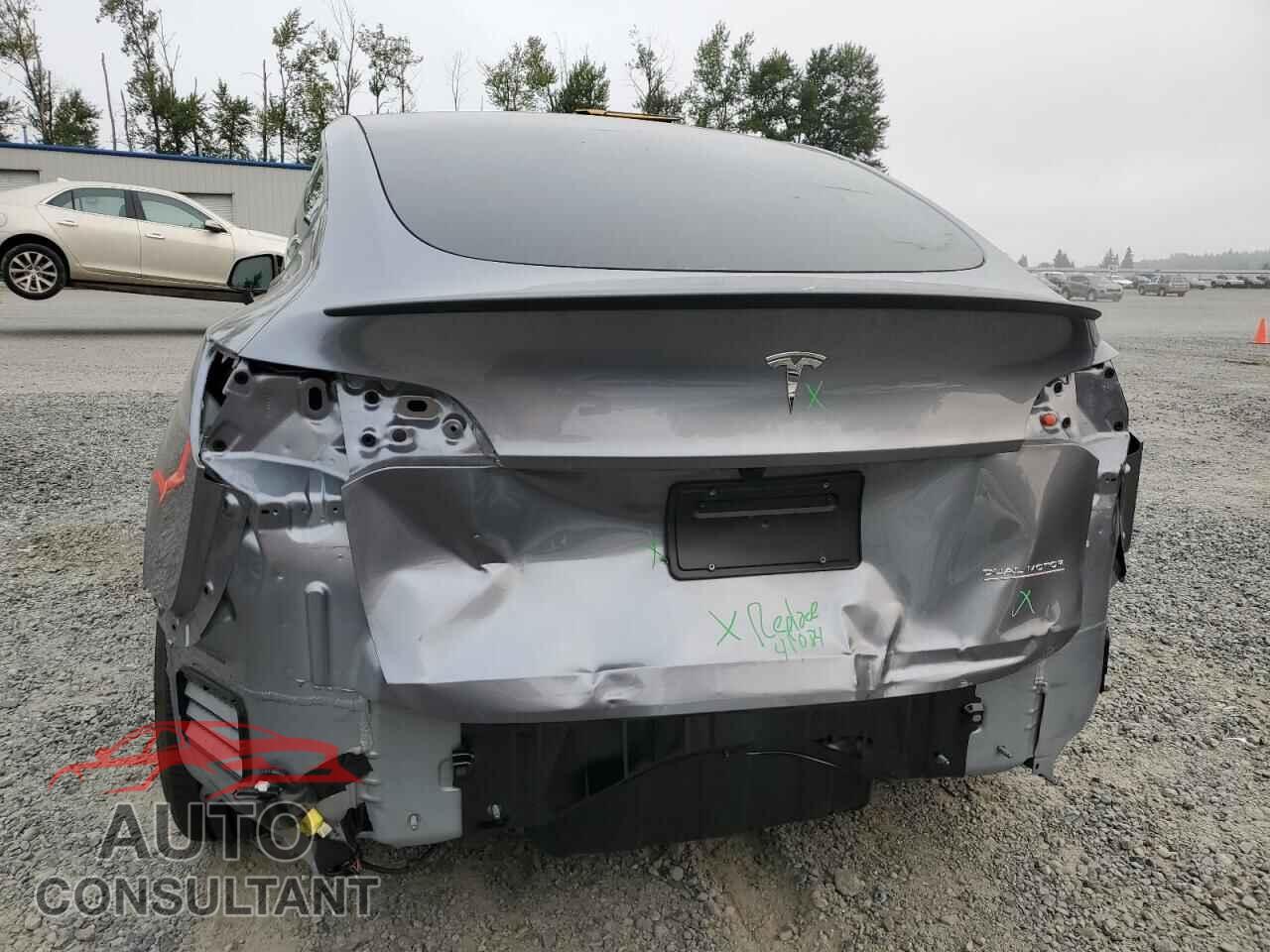 TESLA MODEL Y 2024 - 7SAYGDEF2RF155380