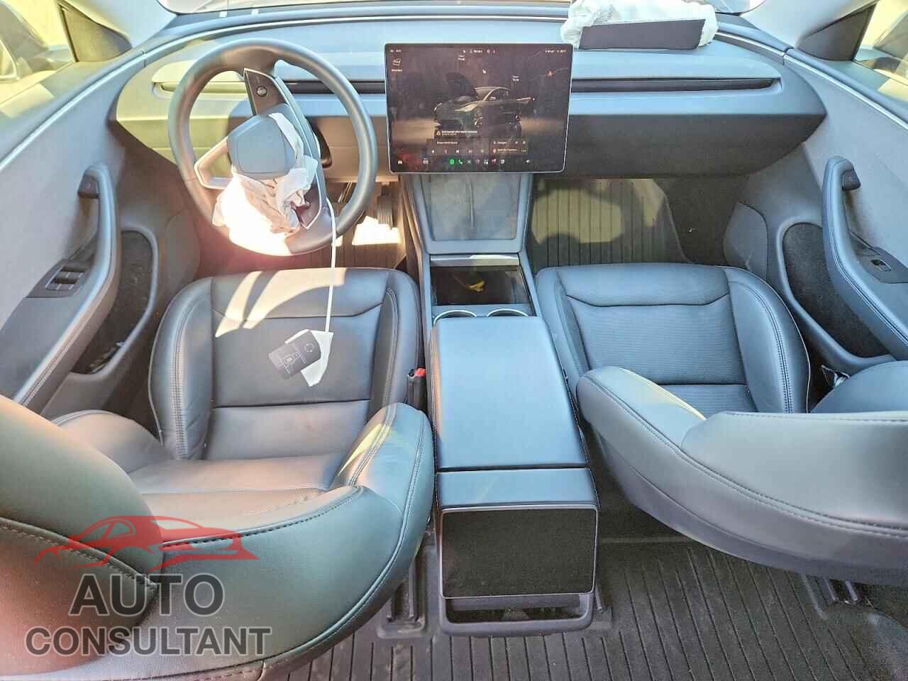 TESLA MODEL 3 2024 - 5YJ3E1EA5RF747730