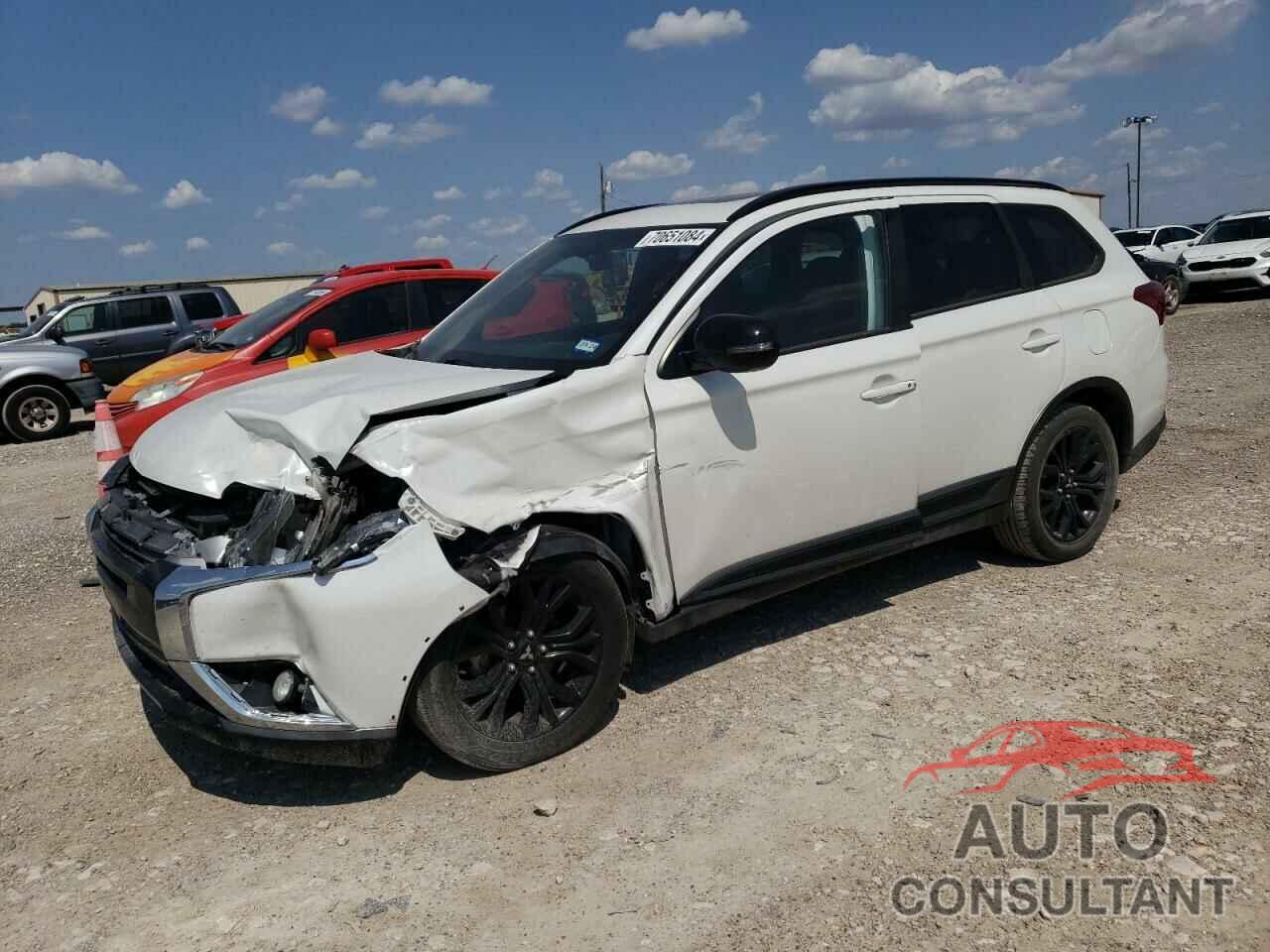 MITSUBISHI OUTLANDER 2018 - JA4AD3A37JZ054521