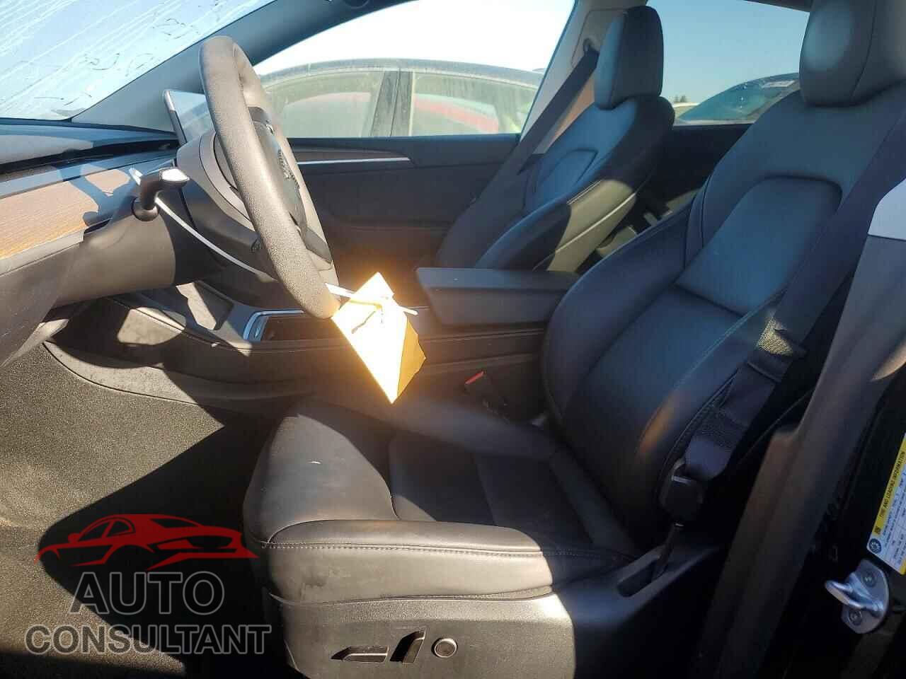 TESLA MODEL Y 2024 - 7SAYGDEE1RF032502