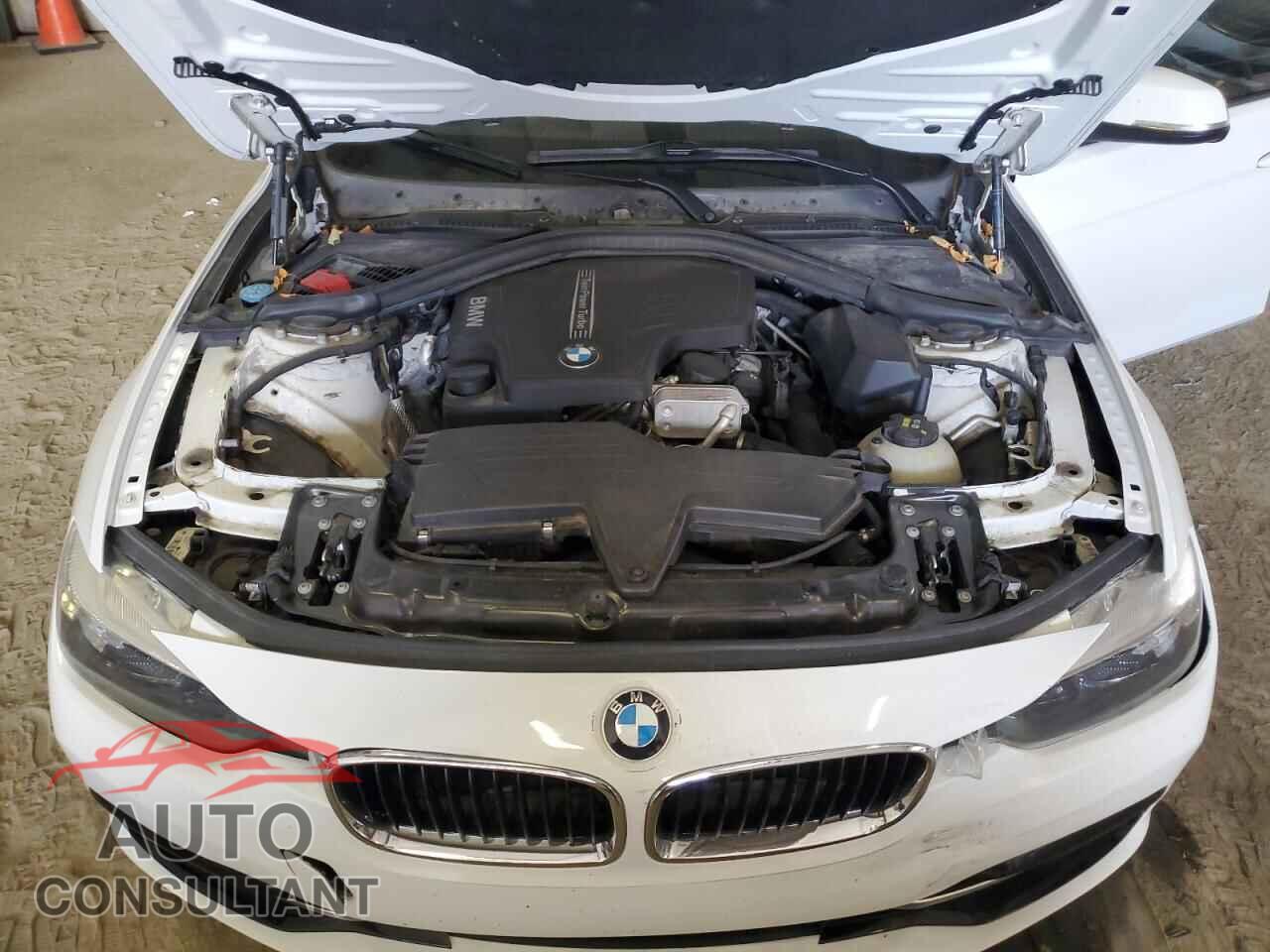 BMW 3 SERIES 2016 - WBA8E3G51GNU05933