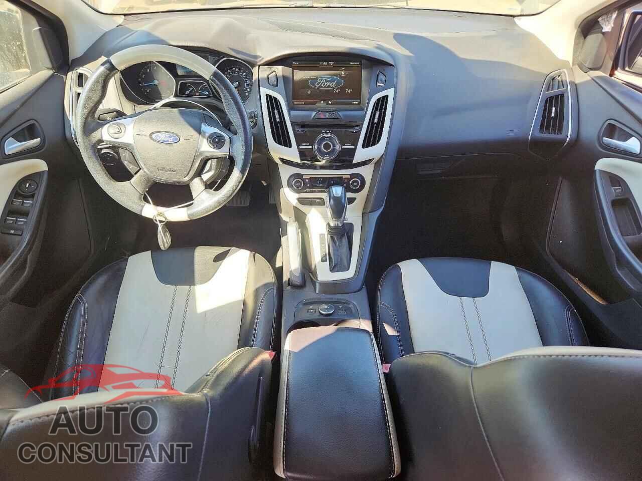FORD FOCUS 2012 - 1FAHP3N22CL111085