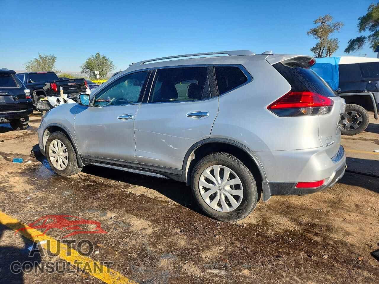 NISSAN ROGUE 2017 - KNMAT2MVXHP520738