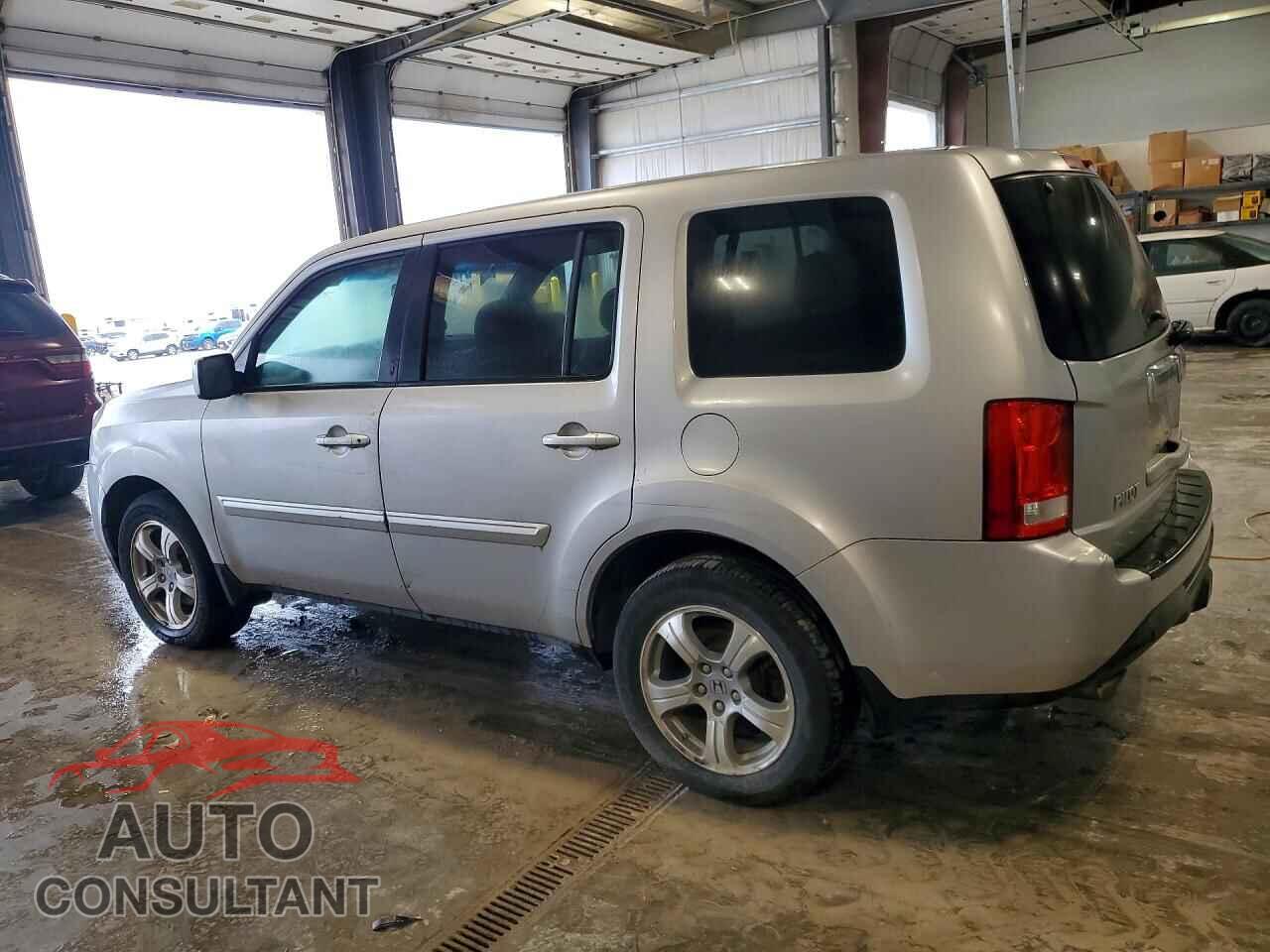 HONDA PILOT 2015 - 5FNYF4H61FB032340