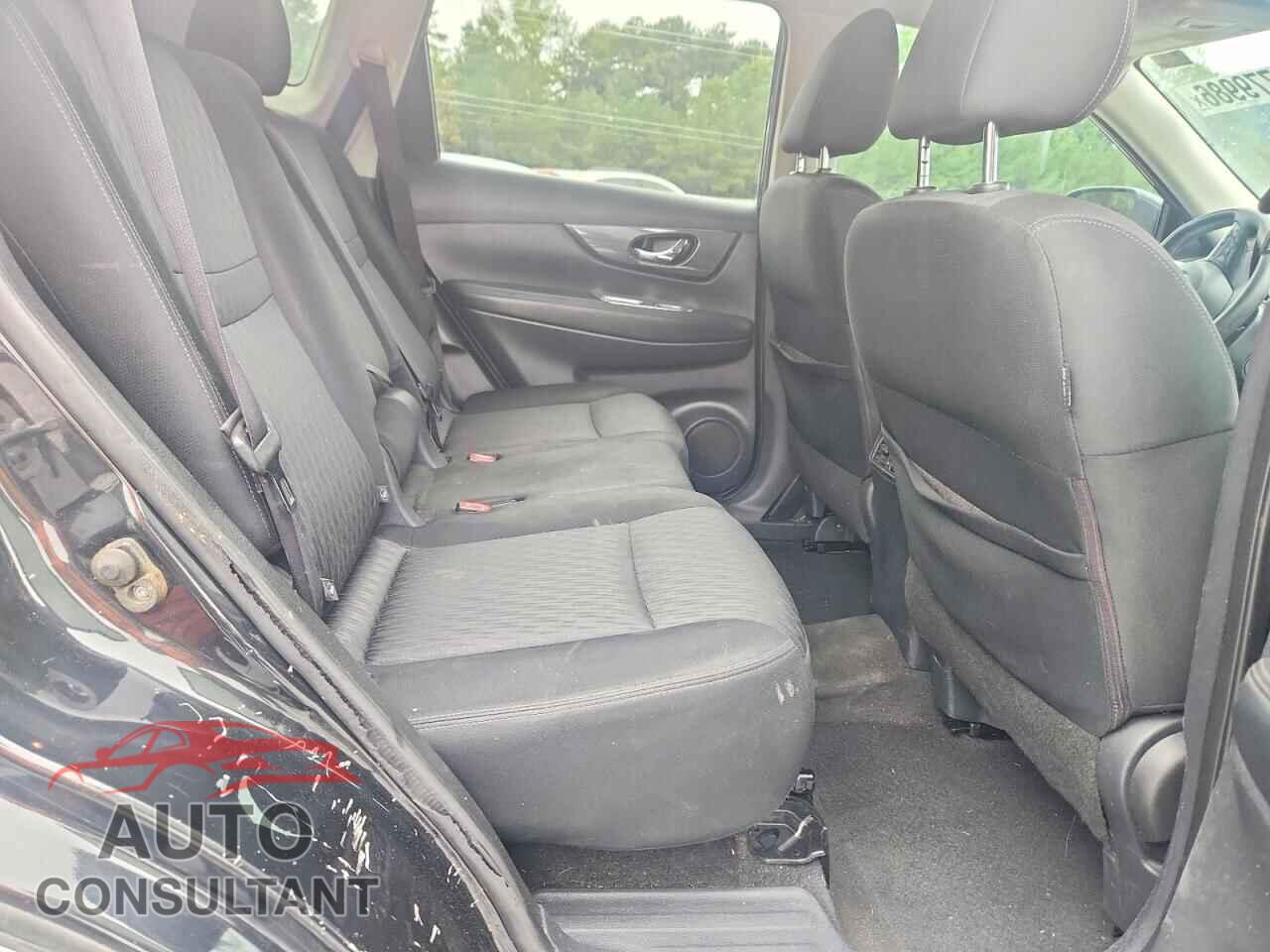 NISSAN ROGUE 2017 - KNMAT2MT9HP582159