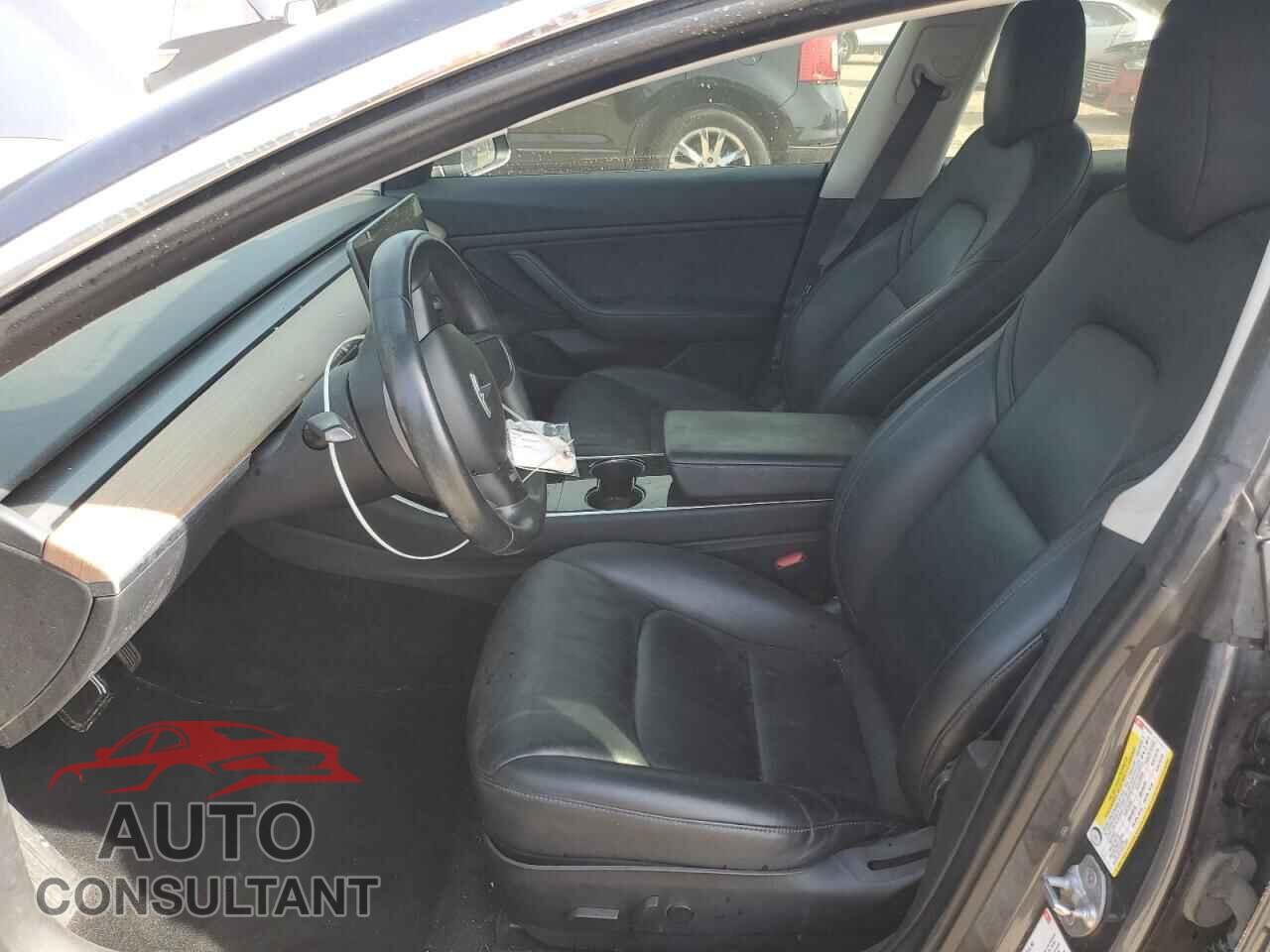 TESLA MODEL 3 2018 - 5YJ3E1EA8JF033529