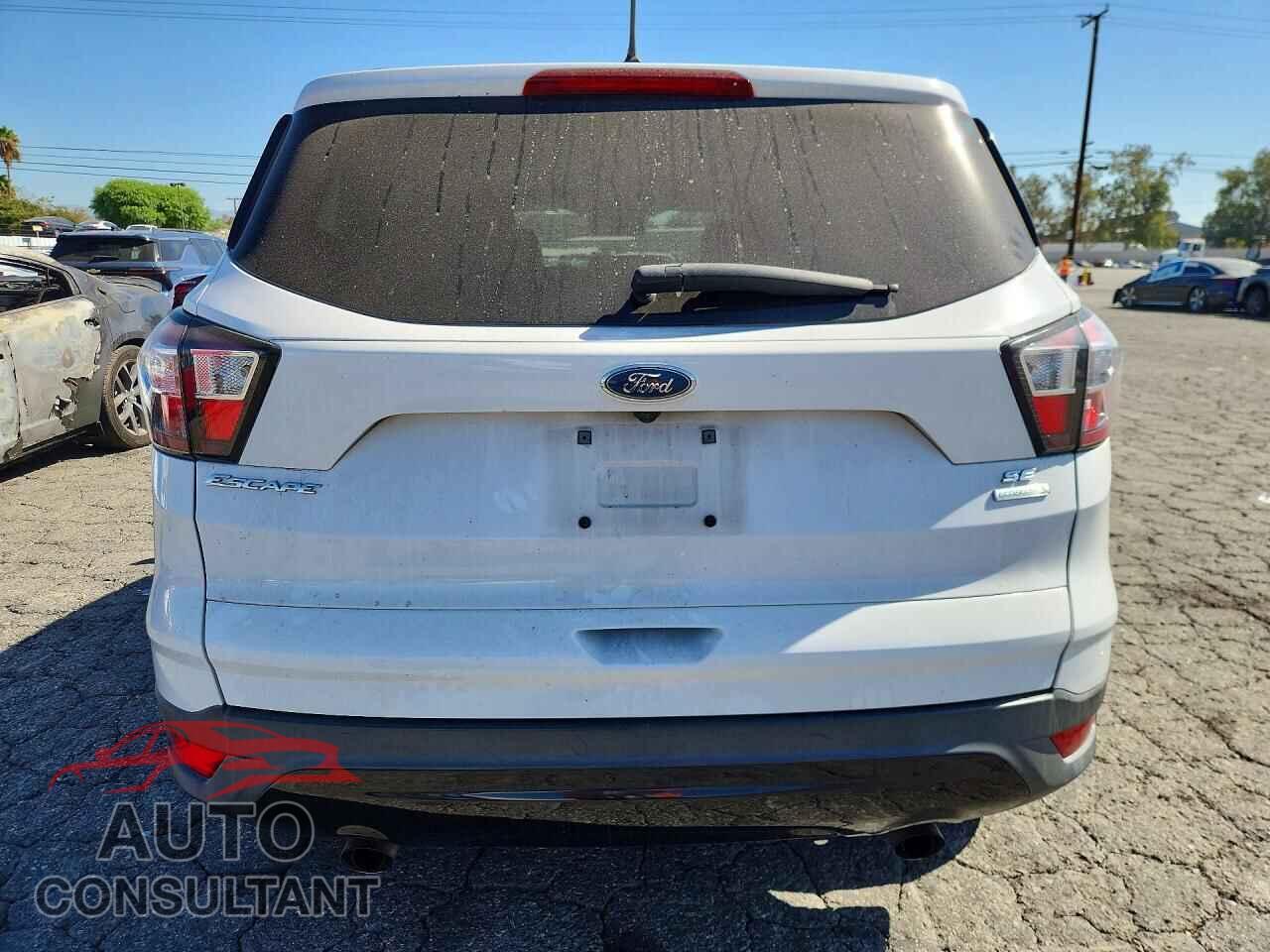FORD ESCAPE 2018 - 1FMCU0GD9JUB14322