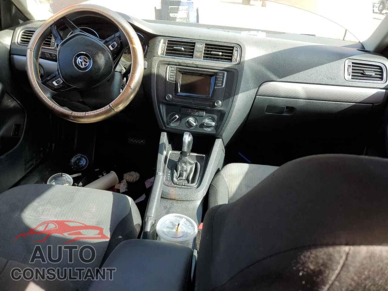 VOLKSWAGEN JETTA 2017 - 3VW2B7AJ9HM221069