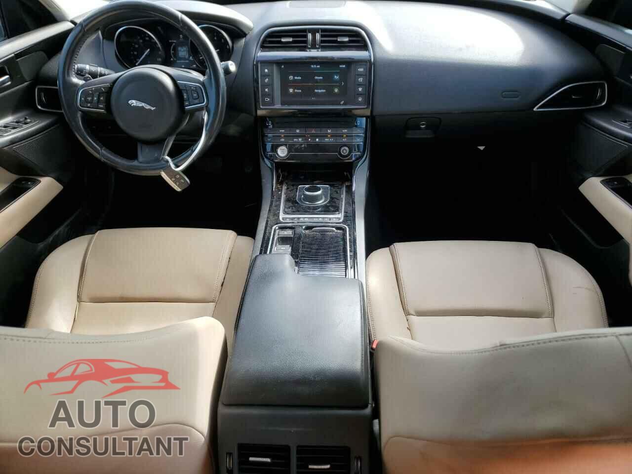 JAGUAR XE 2018 - SAJAR4FX7JCP33458