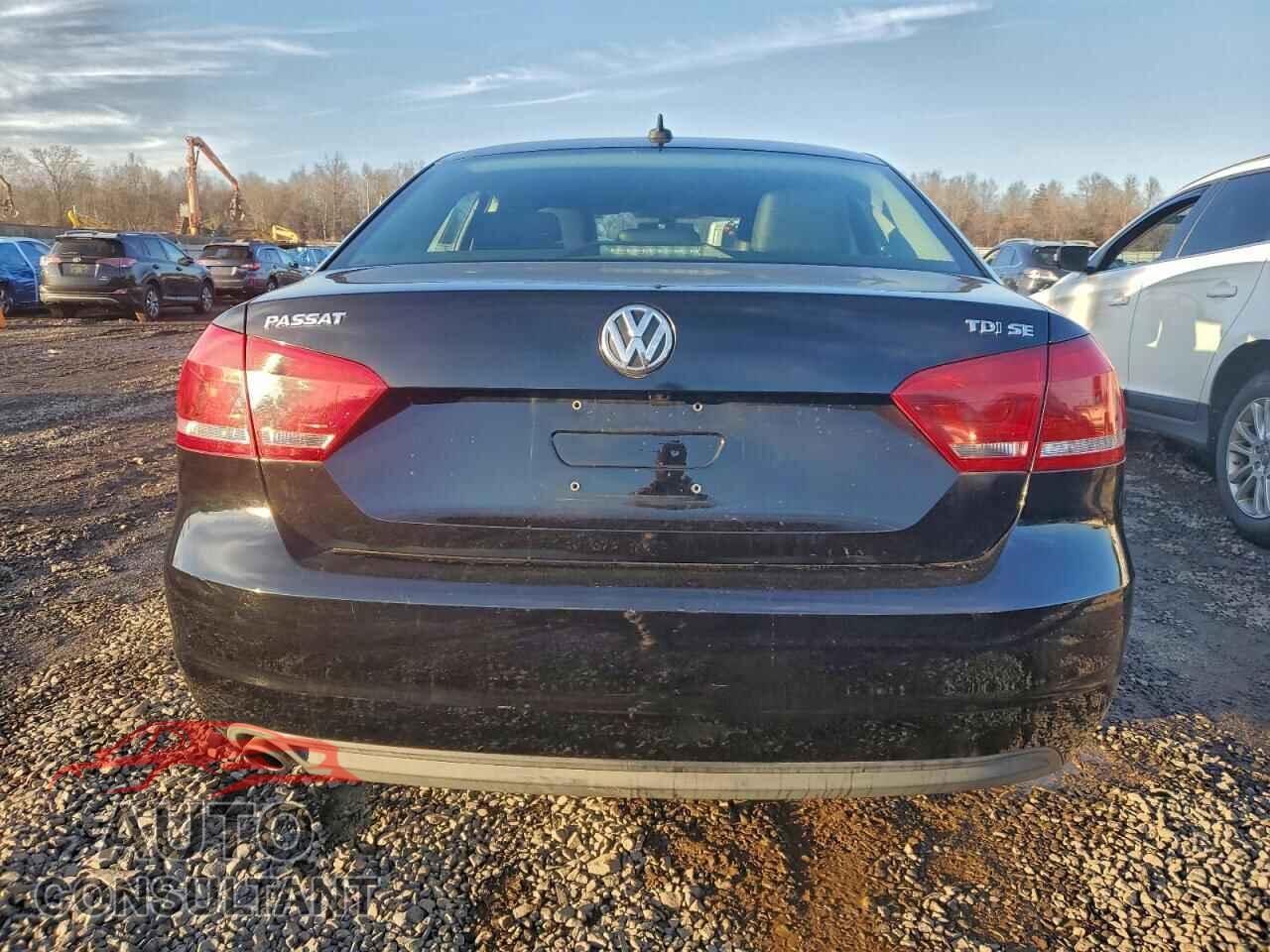 VOLKSWAGEN PASSAT 2014 - 1VWBN7A30EC004645
