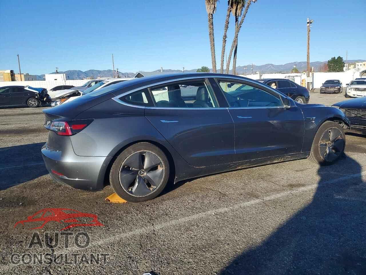 TESLA MODEL 3 2018 - 5YJ3E1EA0JF021939