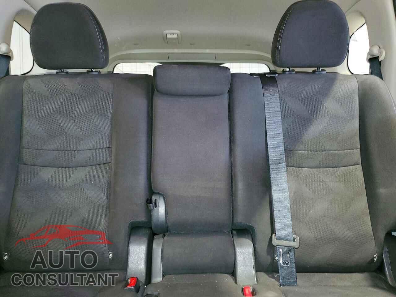 NISSAN ROGUE 2015 - KNMAT2MV7FP526008