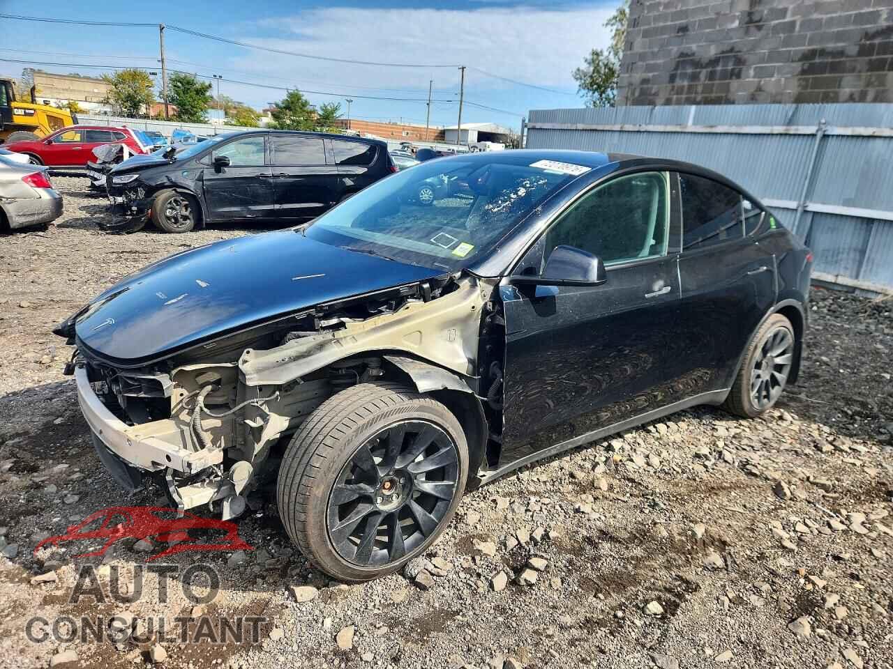 TESLA MODEL Y 2023 - 7SAYGAEE2PF921238