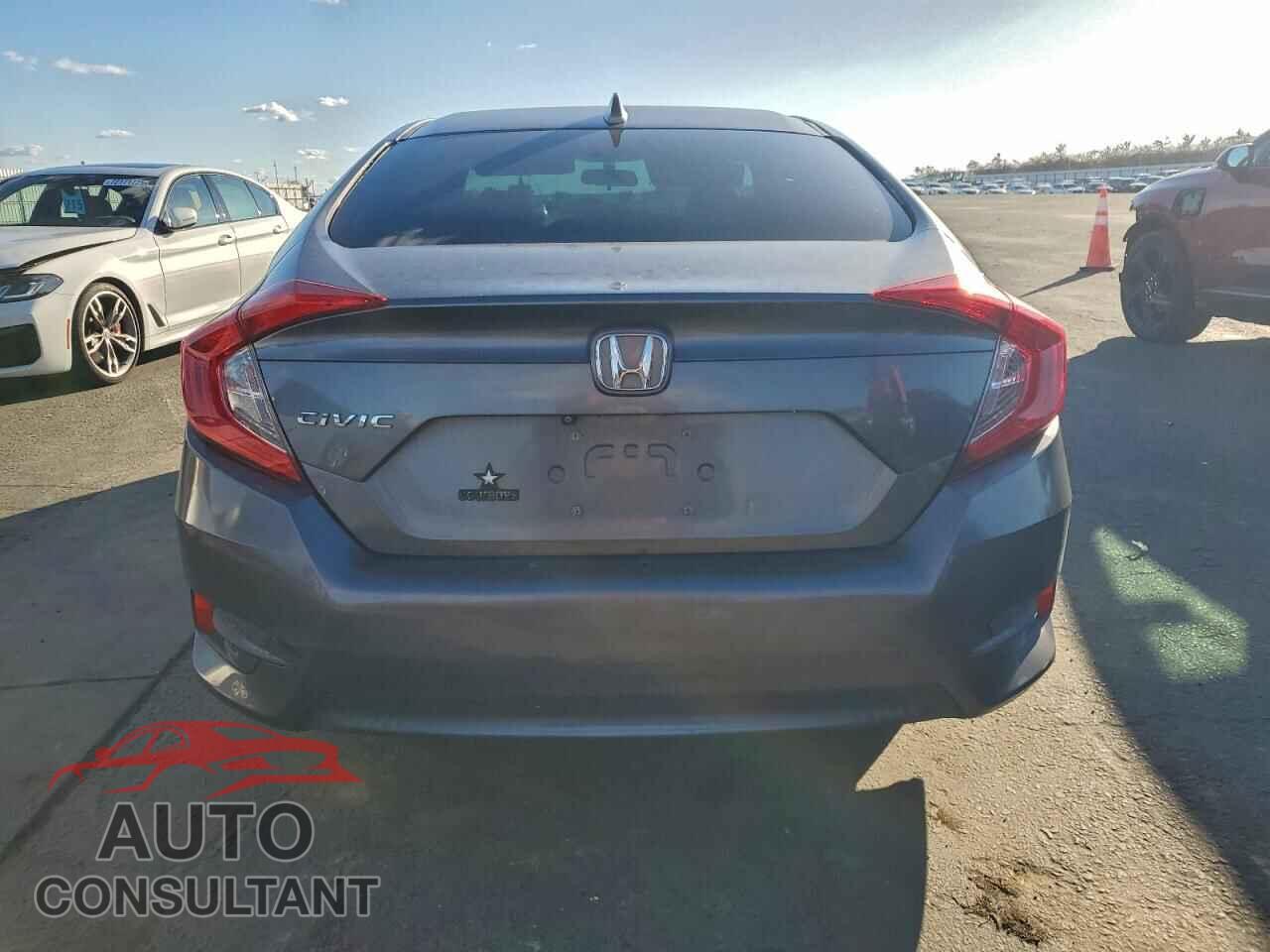 HONDA CIVIC 2017 - 19XFC2F78HE230812