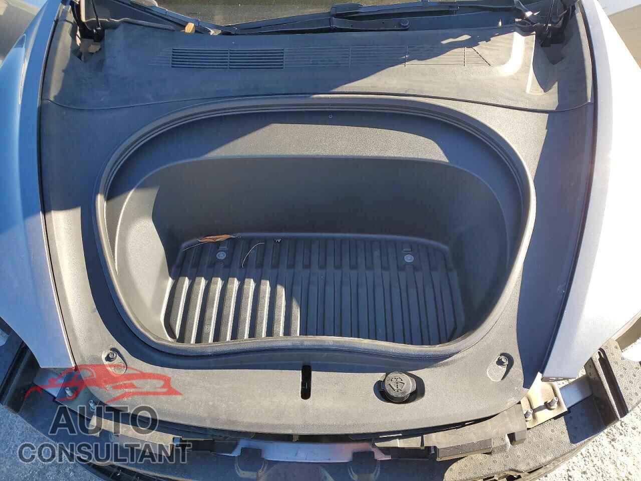 TESLA MODEL 3 2024 - 5YJ3E1EA4RF857295
