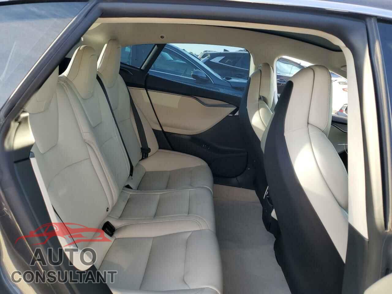 TESLA MODEL S 2018 - 5YJSA1E25JF263318