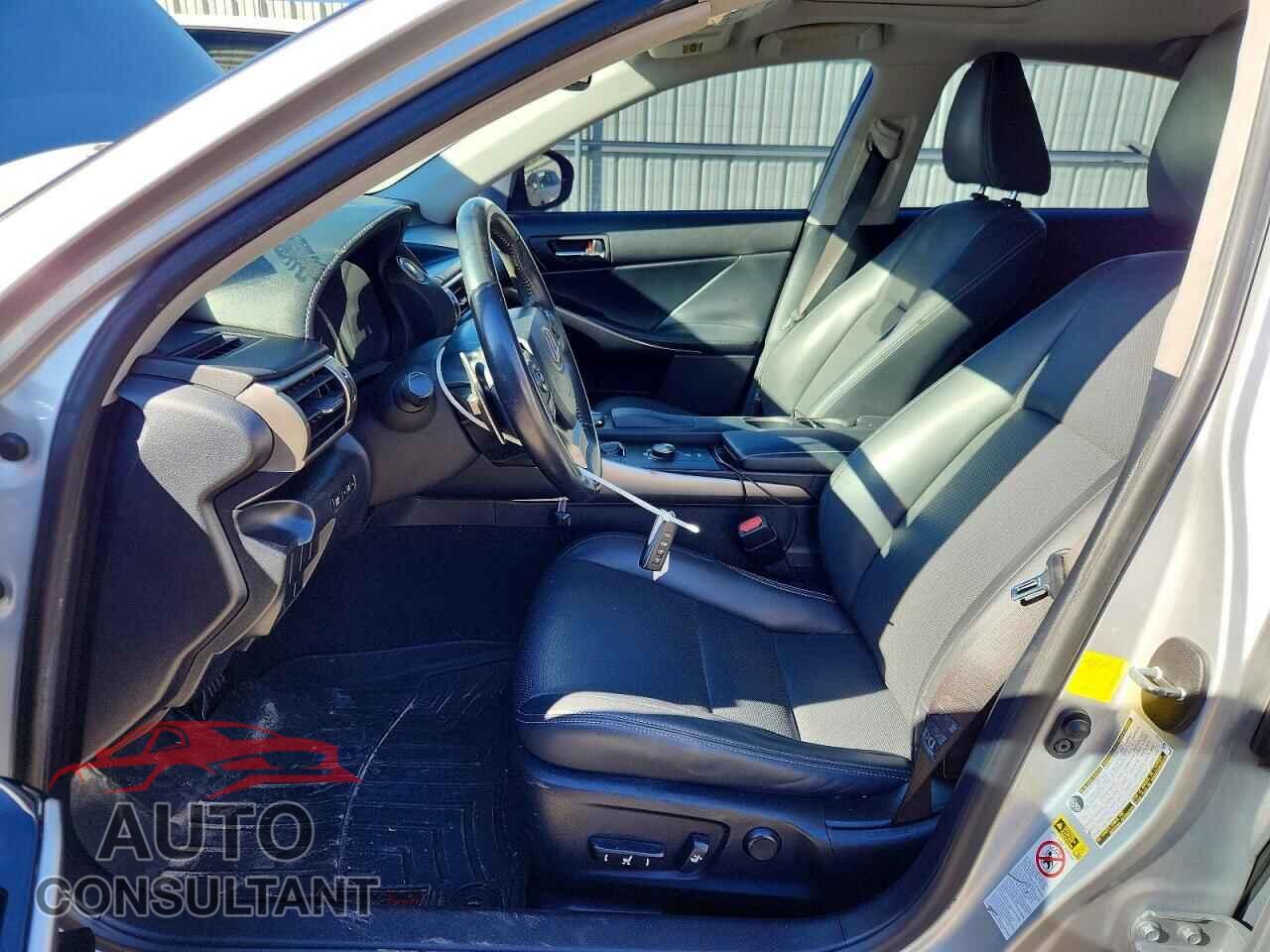 LEXUS IS 2015 - JTHBF1D21F5052031
