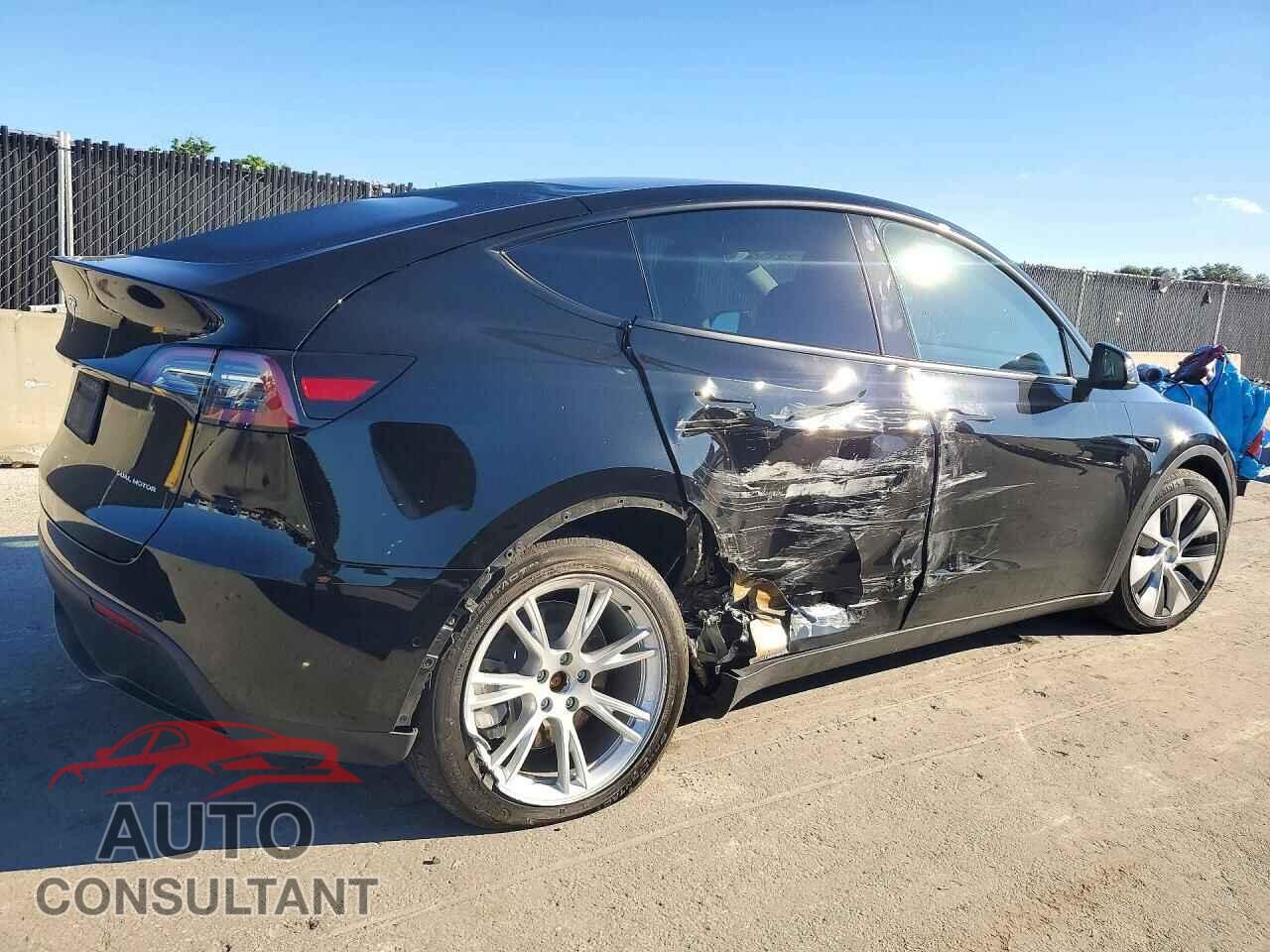 TESLA MODEL Y 2021 - 5YJYGDEEXMF175213