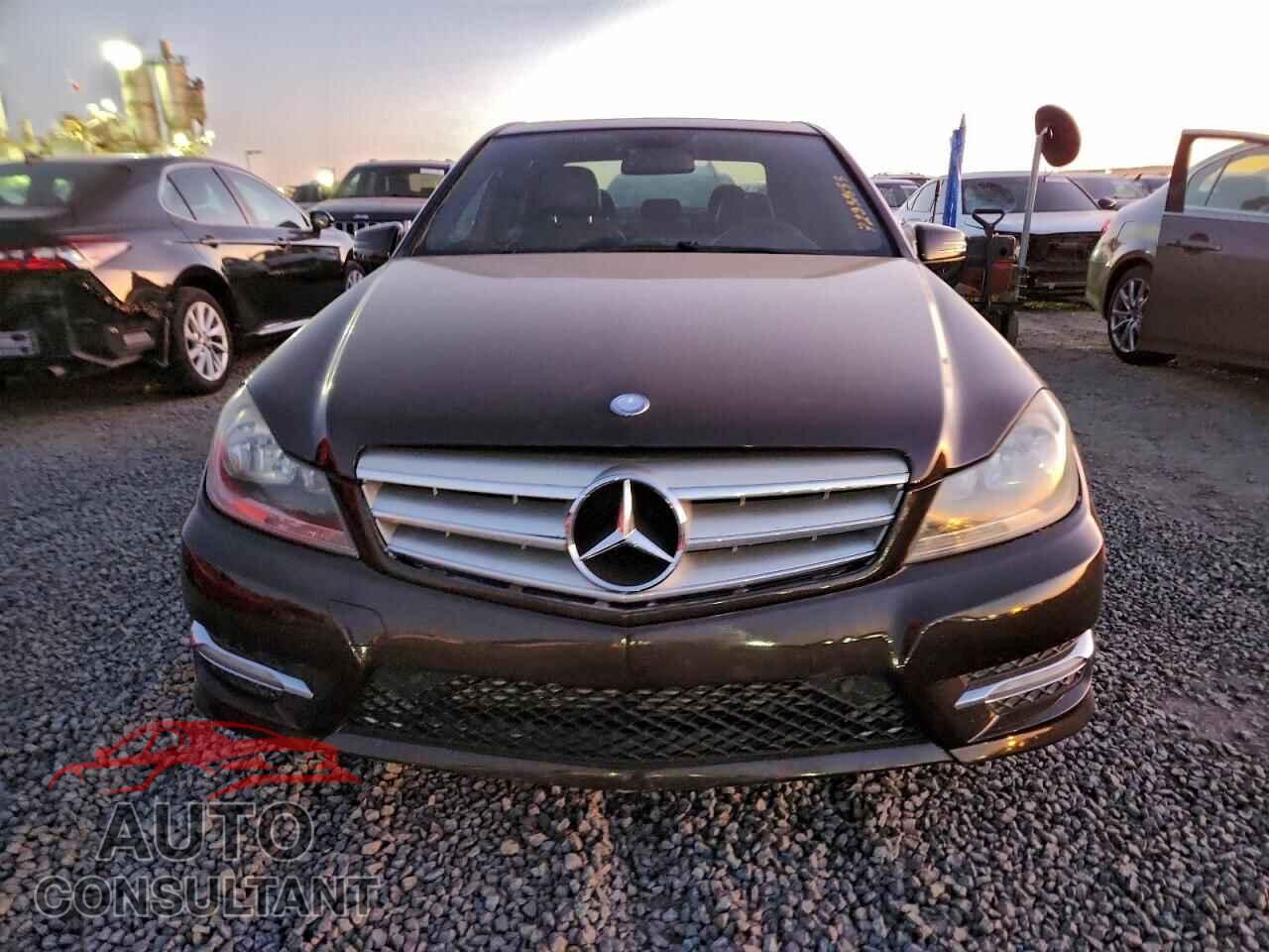 MERCEDES-BENZ C-CLASS 2012 - WDDGF4HBXCR219032