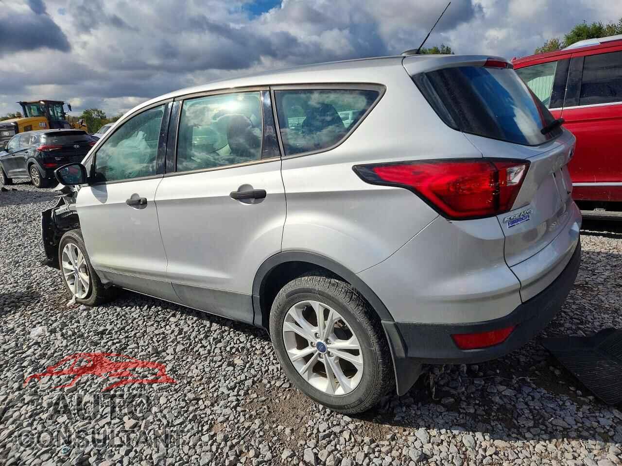 FORD ESCAPE 2019 - 1FMCU0F77KUC21964
