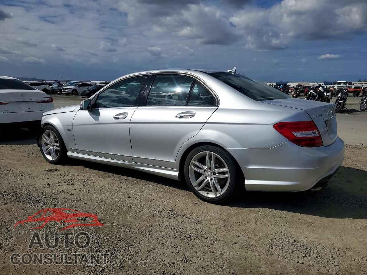 MERCEDES-BENZ C-CLASS 2012 - WDDGF4HB9CR234072