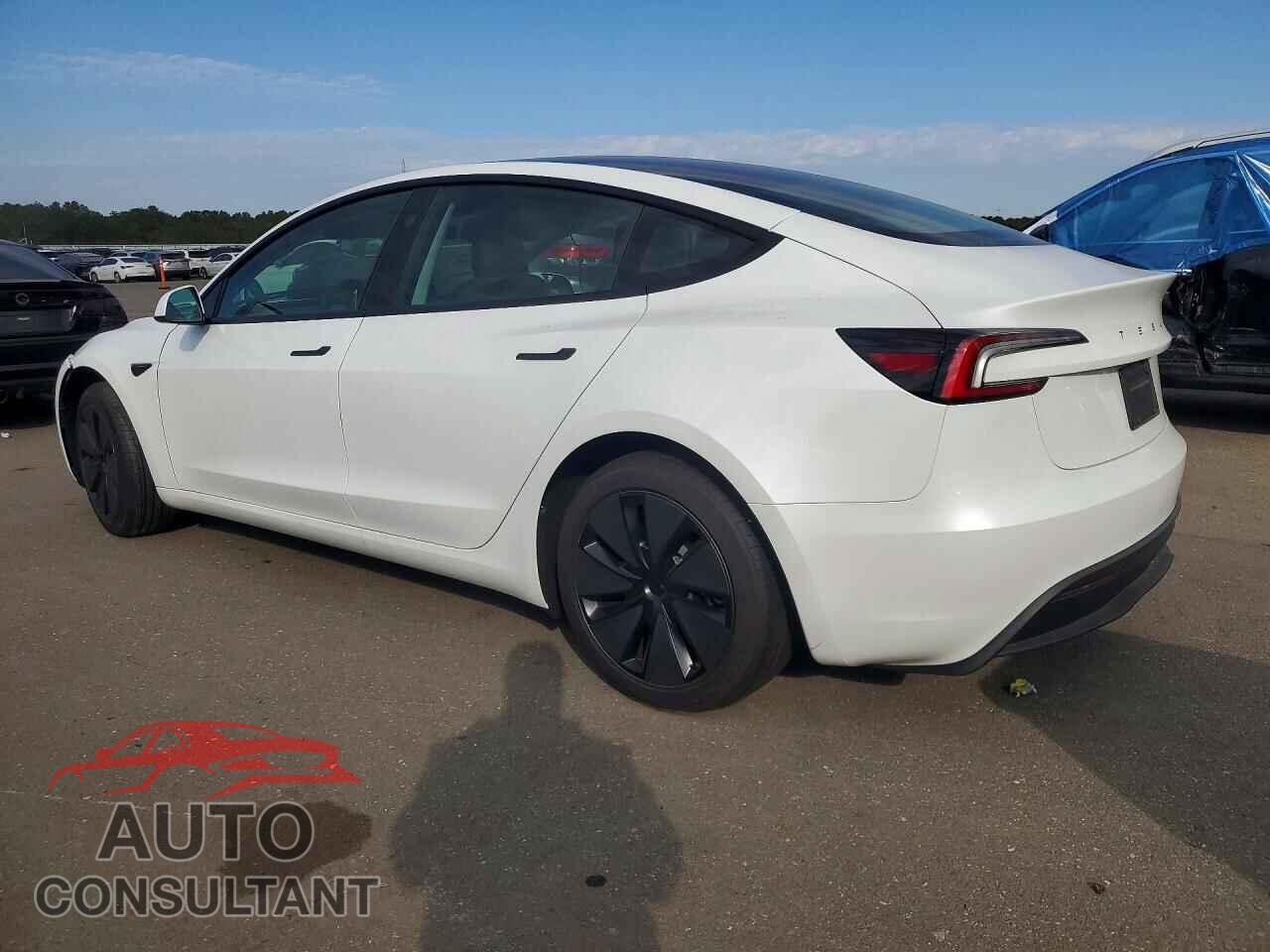 TESLA MODEL 3 2026 - 5YJ3E1EA3TF190033