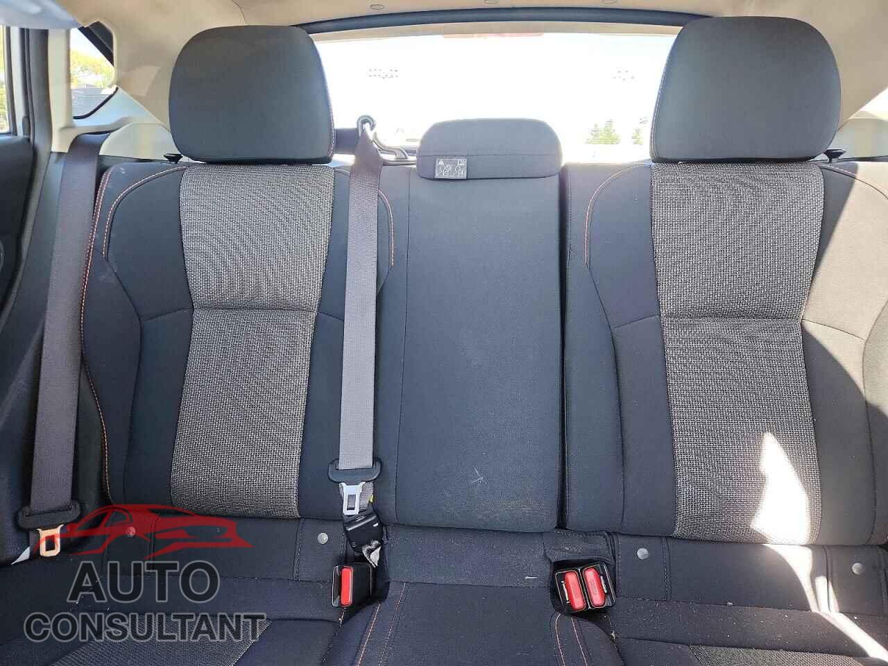 SUBARU CROSSTREK 2018 - JF2GTABC0JH342359