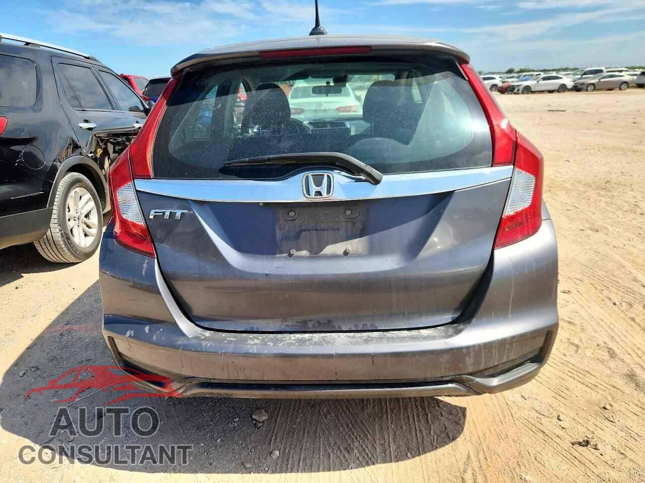 HONDA FIT 2018 - 3HGGK5H81JM734713