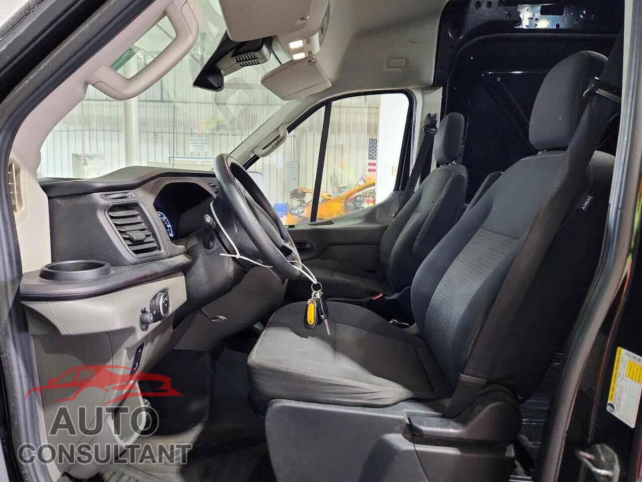 FORD TRANSIT 2023 - 1FTYE1C88PKC12462