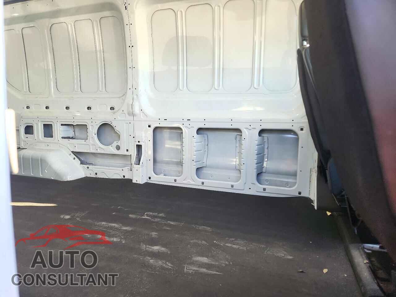 FORD TRANSIT 2025 - 1FTBR1C84SKA73403